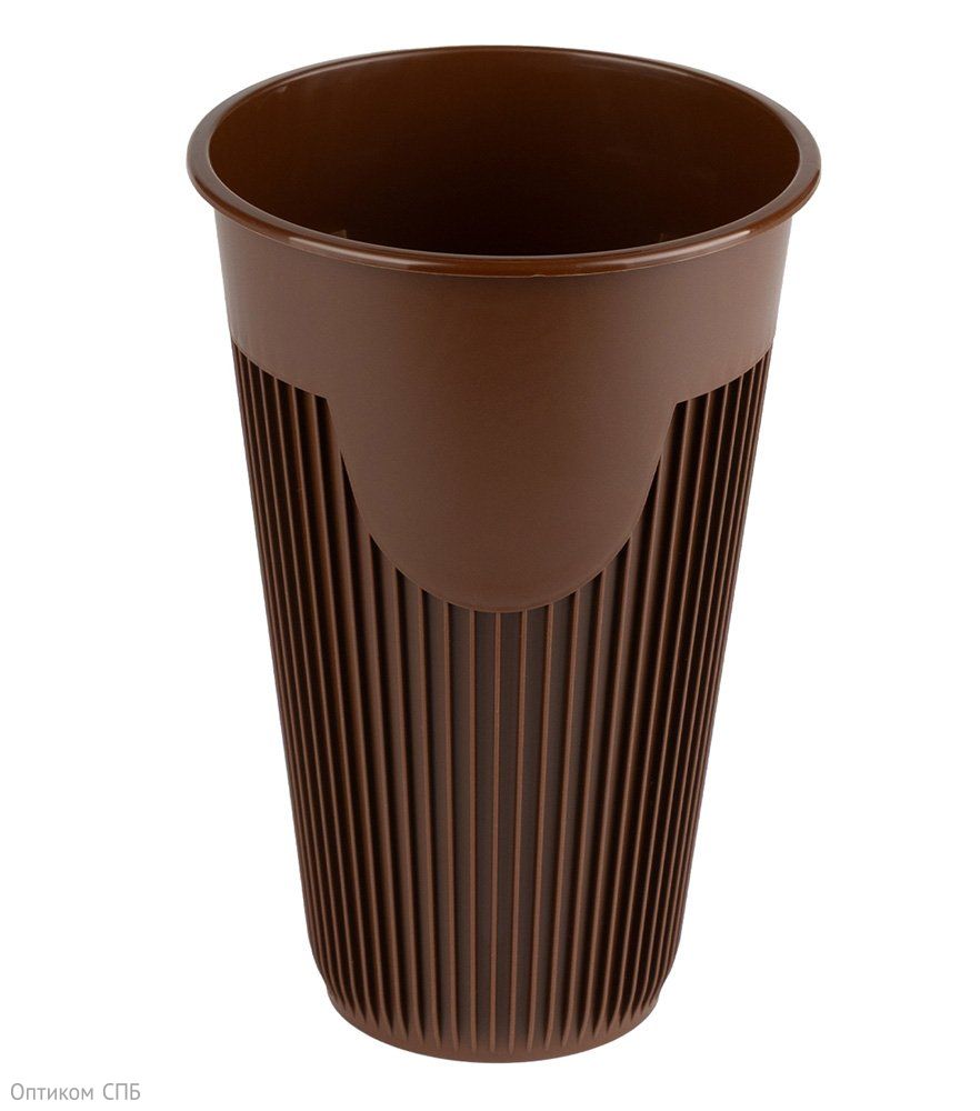 Стакан для горячих напитков выполнен из литого коричневого полипропилена. Длительно сохраняет тепло напитка, не обжигает руки за счет ребер на внешней поверхности стакана, обладает тактильно приятной поверхностью. Прочный, отличается оригинальным внешним видом. Подходит для чая, кофе, глинтвейна, какао в кафе, ресторанах, а также во время проведения зимних фестивалей, на катках, в уличных кафе и зимних террасах. Разработан специально для горячих напитков. Объем 450 мл.