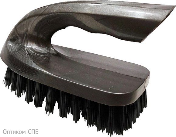 Щетка утюжок Spin&Clean предназначена для чистки любых поверхностей. Изготовлена из пищевого пластика. Жесткая упругая щетина позволяет качественно проводить уборку, справляясь с загрязнениями высокой сложности. Зауженный носик предназначен для беспрепятственного доступа в углы и труднодоступные места. Анатомическая ручка способствует крепкому и комфортному удержанию щетки в руке во время использования. Прочная, долговечная, удобная, современная. Размер щетки 60х135х85 мм. В транспортной коробке 21 штука.
