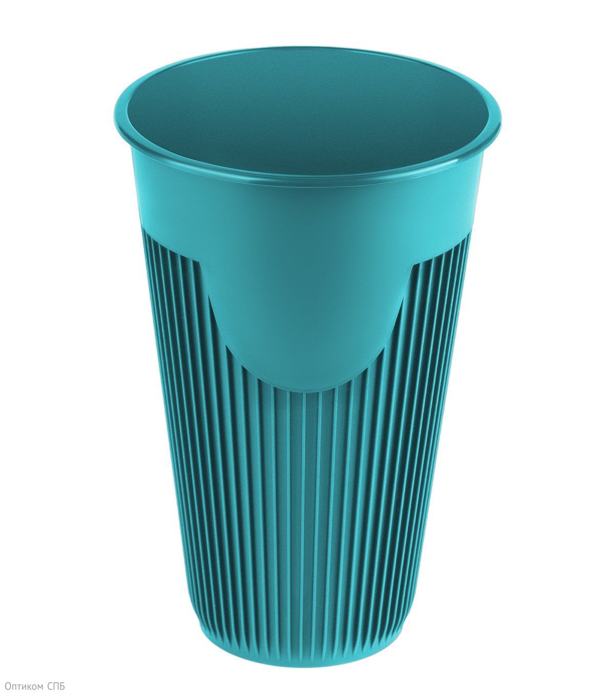 Стакан для горячих напитков выполнен из литого бирюзового полипропилена. Длительно сохраняет тепло напитка, не обжигает руки за счет ребер на внешней поверхности стакана, обладает тактильно приятной поверхностью. Прочный, отличается оригинальным внешним видом. Подходит для чая, кофе, глинтвейна, какао в кафе, ресторанах, а также во время проведения зимних фестивалей, на катках, в уличных кафе и зимних террасах. Разработан специально для горячих напитков. Объем 450 мл.